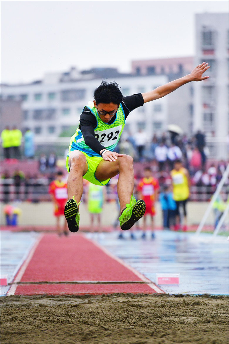 专题报道丨第八期 南充市第二届中等职业学校学生田径锦标赛开幕式